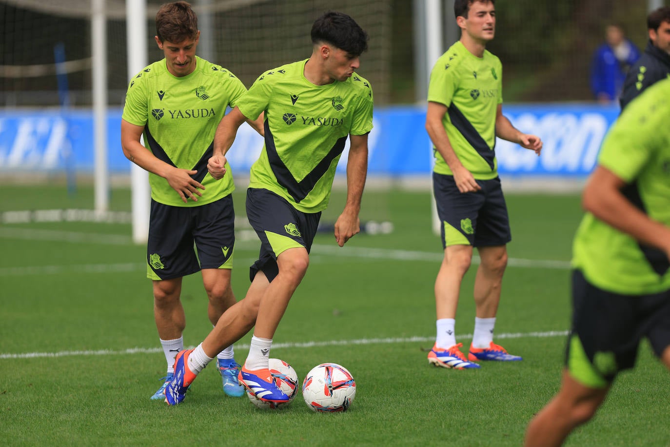 Las mejores imágenes del entrenamiento de la Real en Zubieta