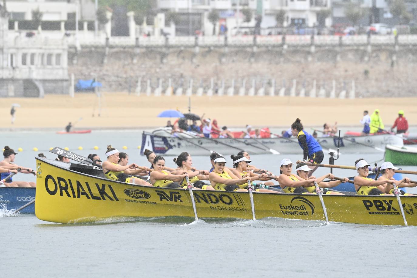 Arraun Lagunak logra su tercera Bandera de La Concha