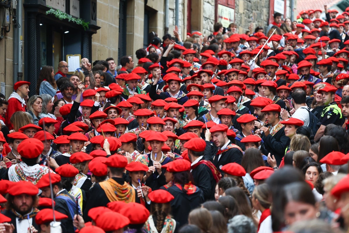 El desfile de la compañía Jaizkibel, en imágenes