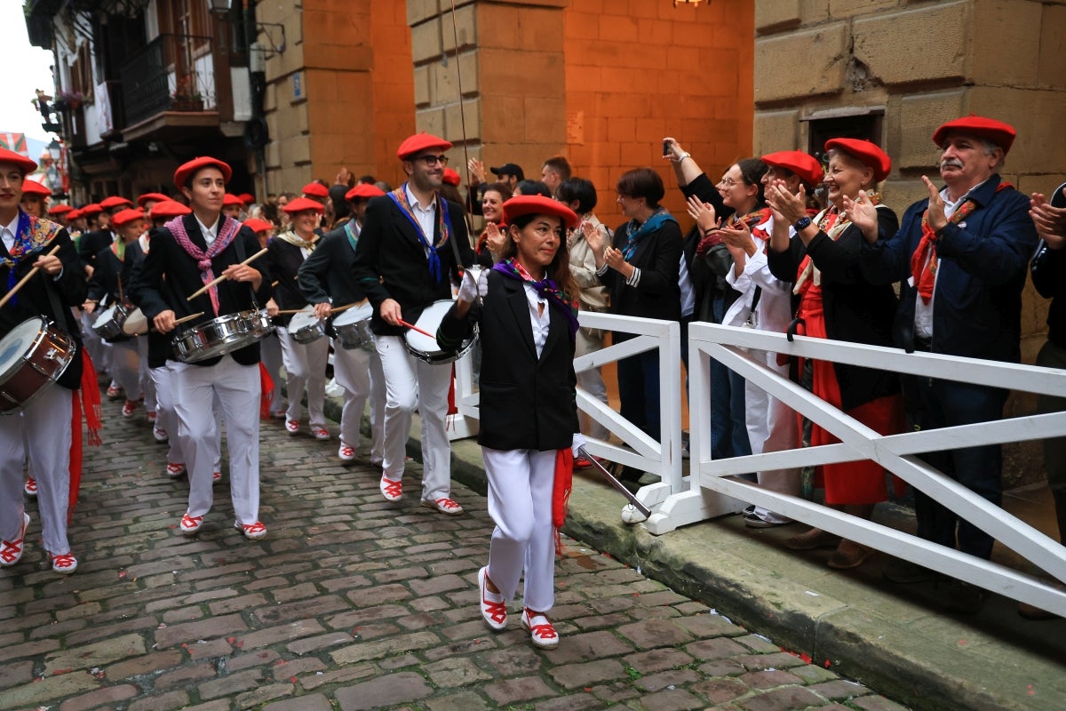 El desfile de la compañía Jaizkibel, en imágenes