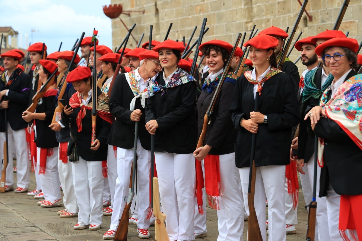 El desfile de la compañía Jaizkibel, en imágenes