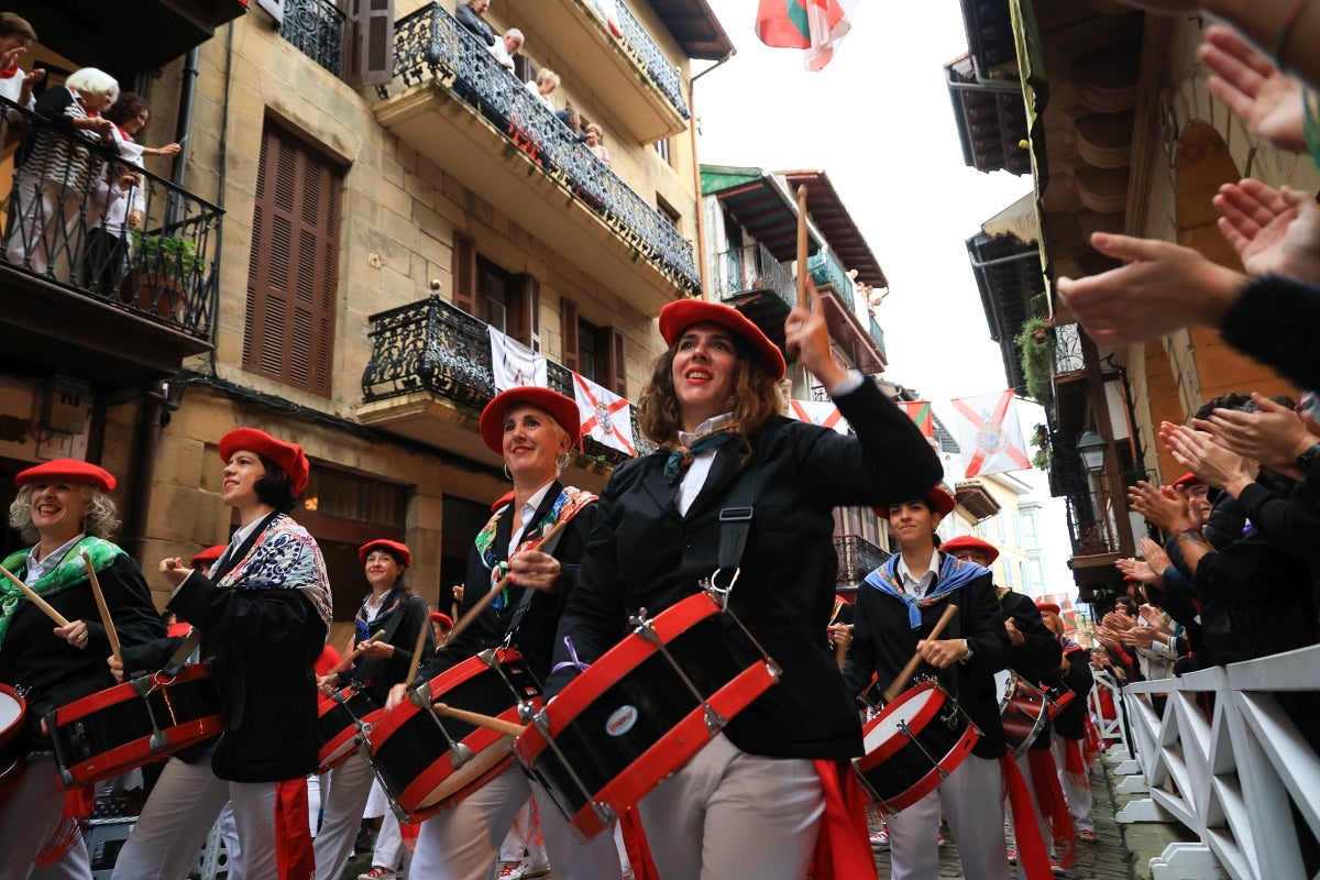 El desfile de la compañía Jaizkibel, en imágenes