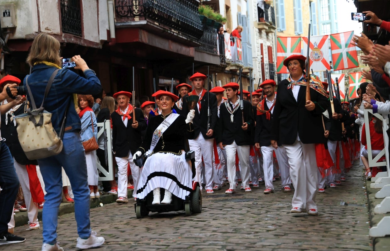 El desfile de la compañía Jaizkibel, en imágenes