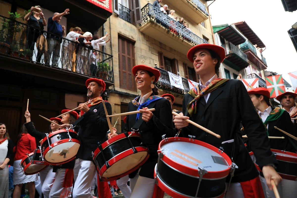 El desfile de la compañía Jaizkibel, en imágenes