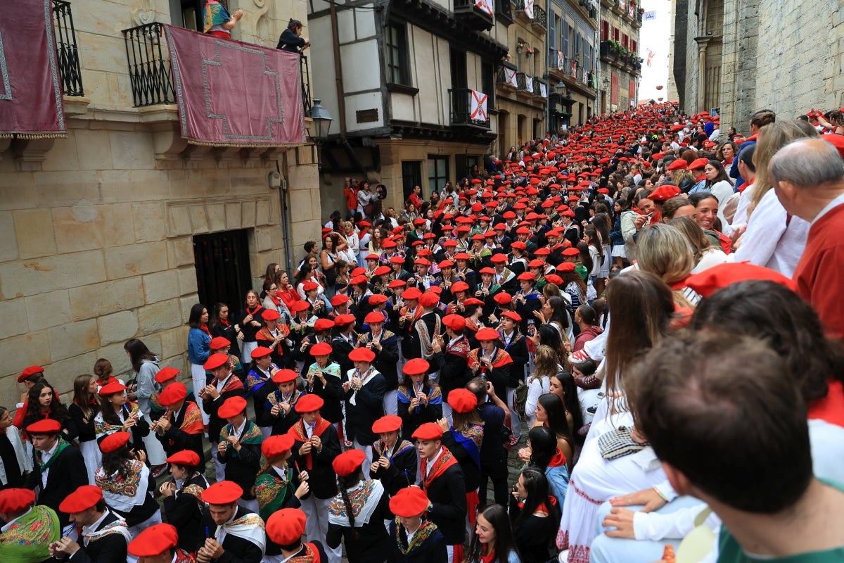 El desfile de la compañía Jaizkibel, en imágenes