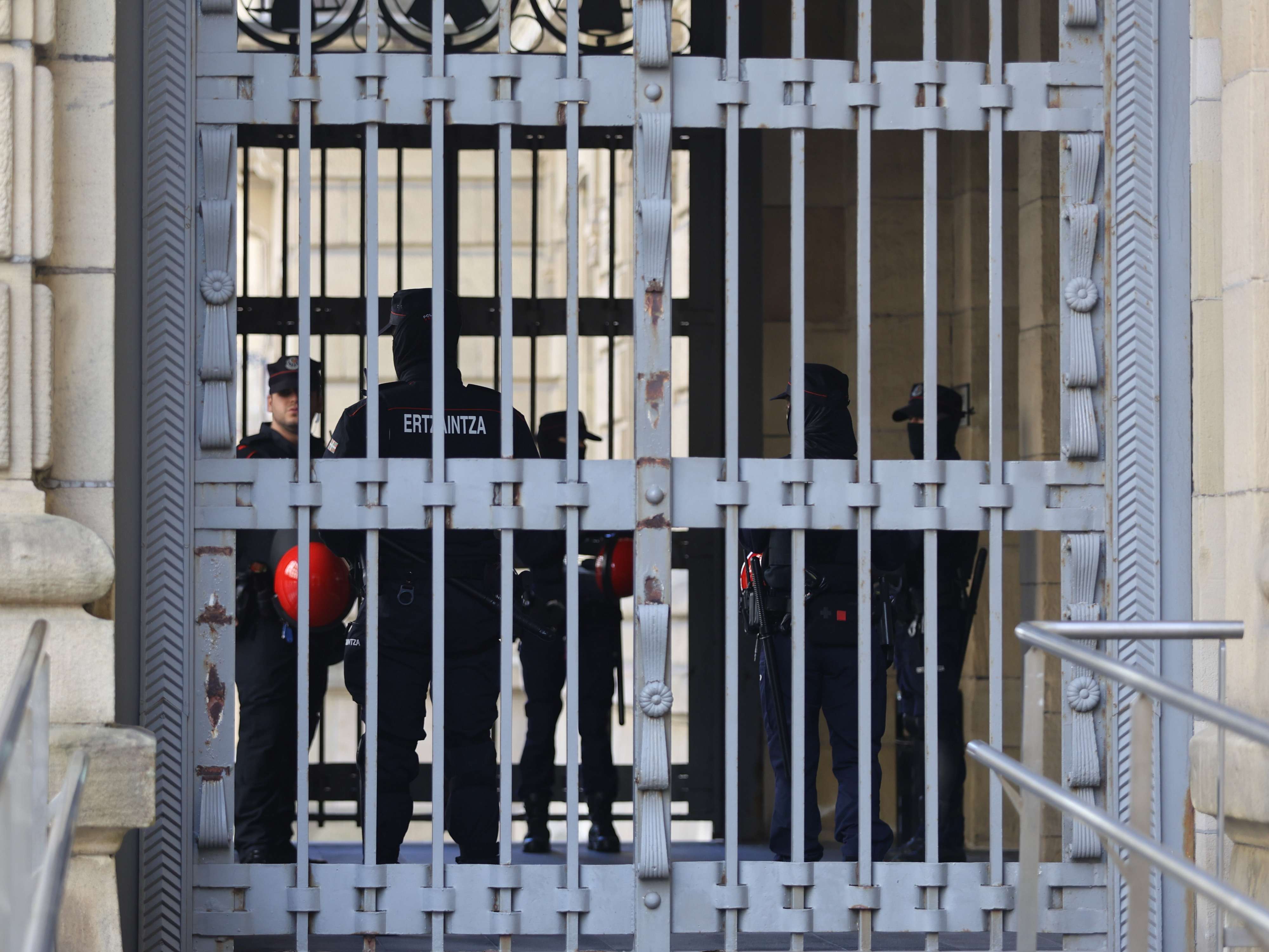 La Ertzaintza abre 15 expedientes disciplinarios a agentes por faltas graves o muy graves hasta julio