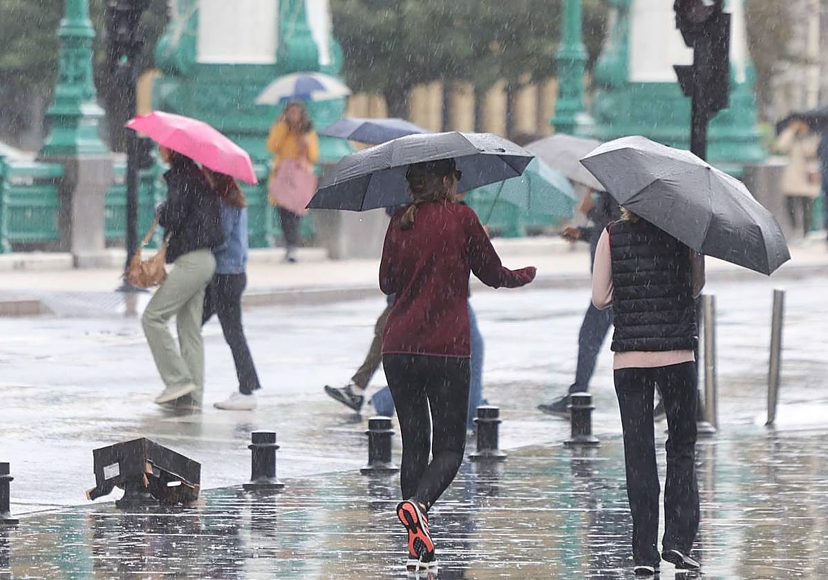 A partir del jueves habrá que abrigarse y sacar el paraguas en todo el territorio.