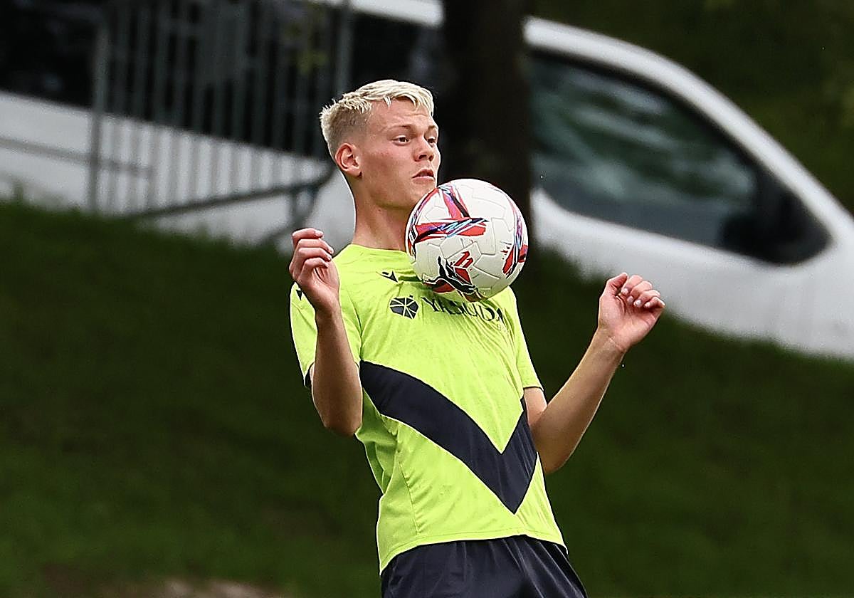 Óskarsson en un entrenamiento en Zubieta.
