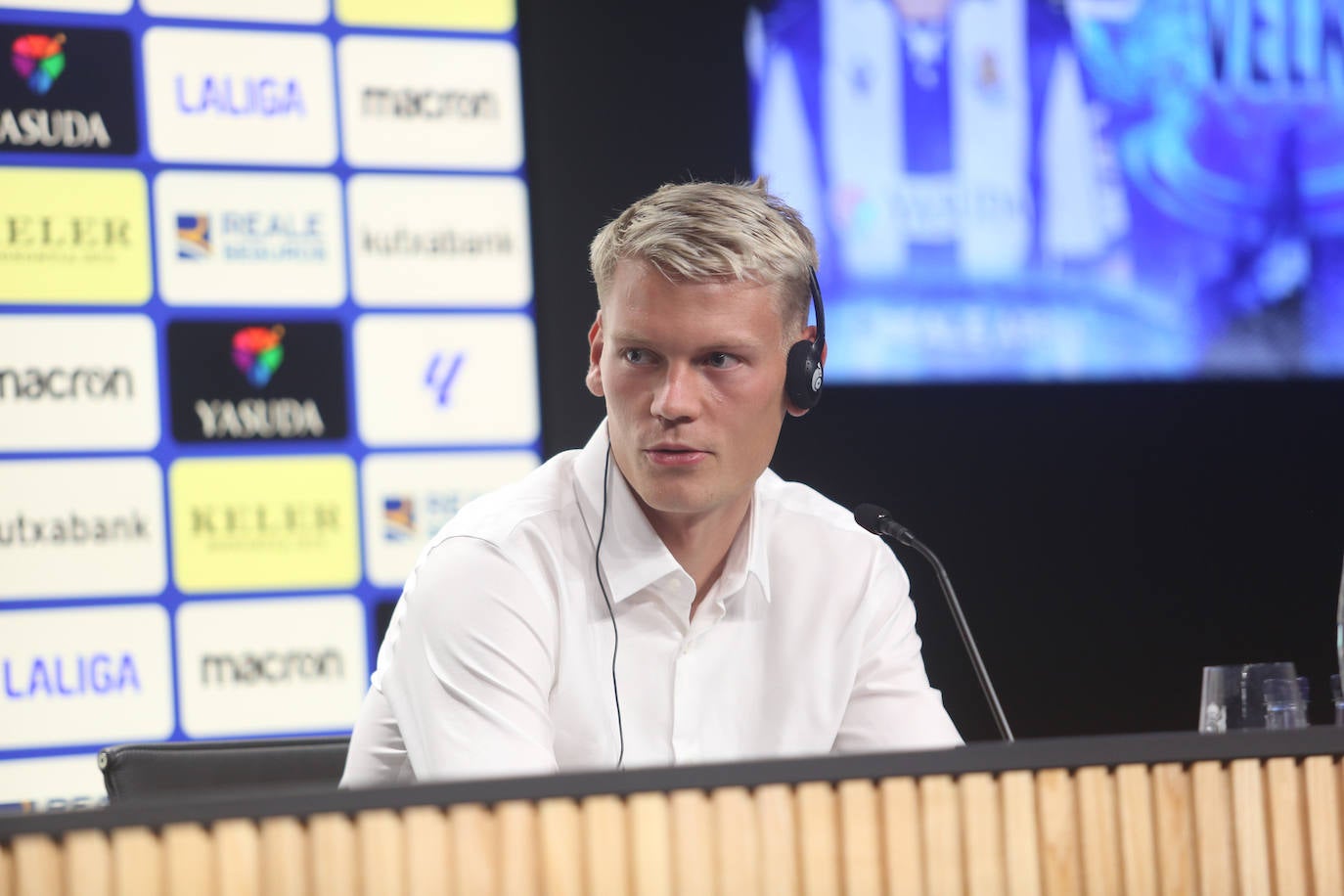 Óskarsson, durante su presentación como nuevo jugador de la Real