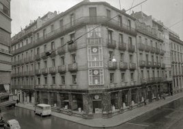 Esquina de las calles Arrasate y Fuenterrabía.