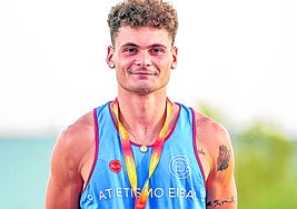 Imanol Egidazu, con la medalla de oro en el Campeonato de España sub-20, previo al Mundial.