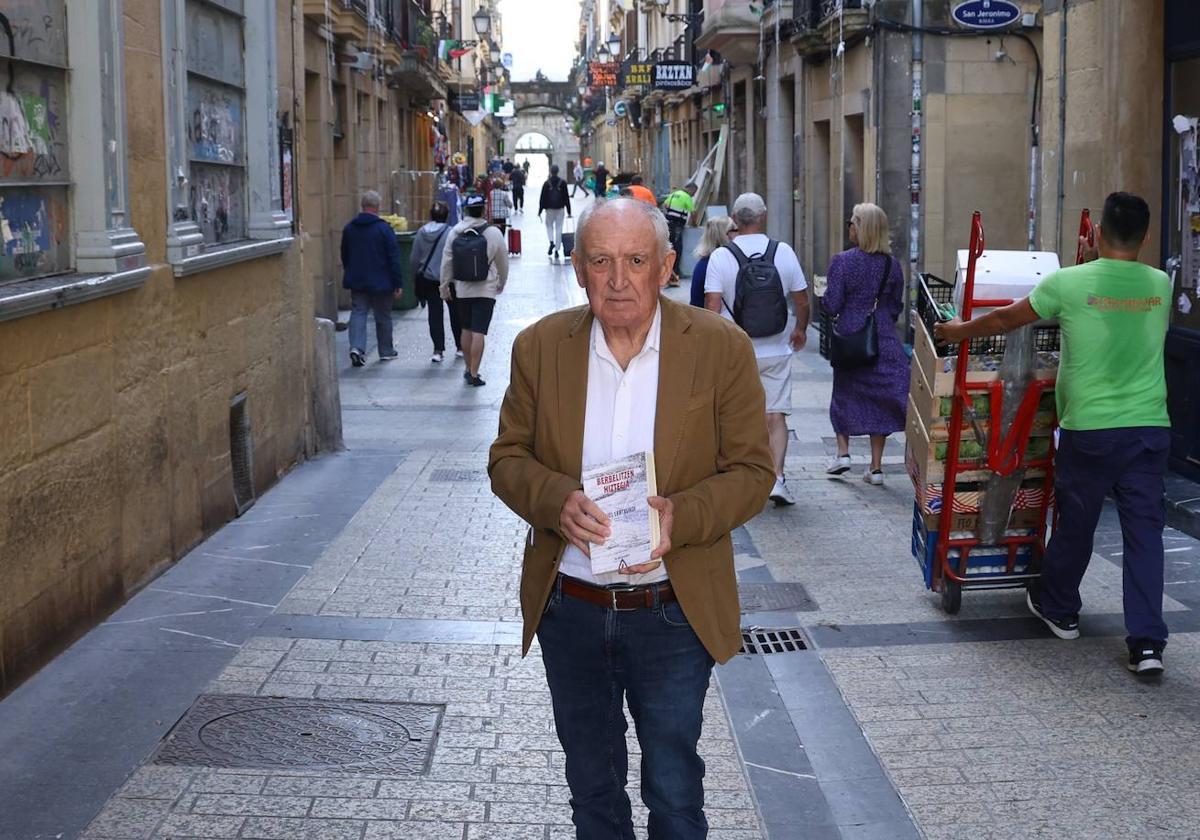 Liburu bazterretako oharrak hartuta ondu du Lertxundik 'Berbelitzen hiztegia'