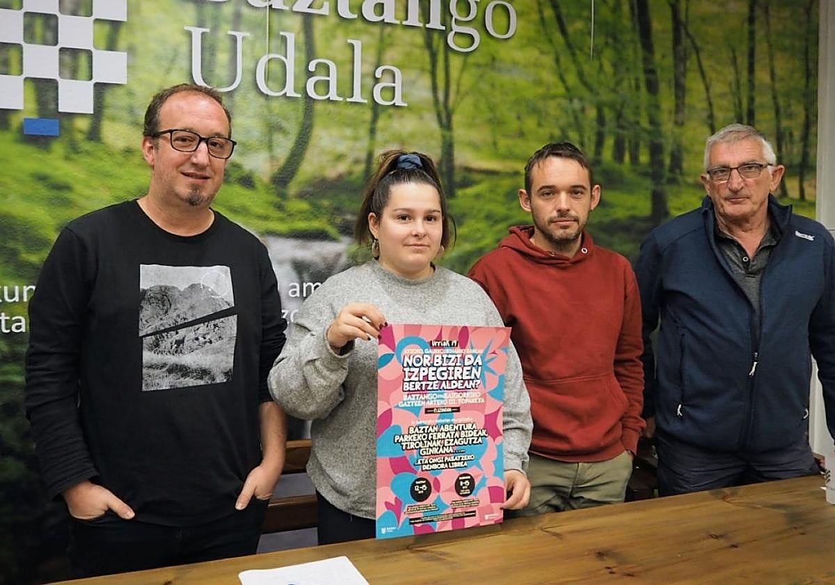 Presentación de este tercer encuentro ayer en el ayuntamiento de Baztan.