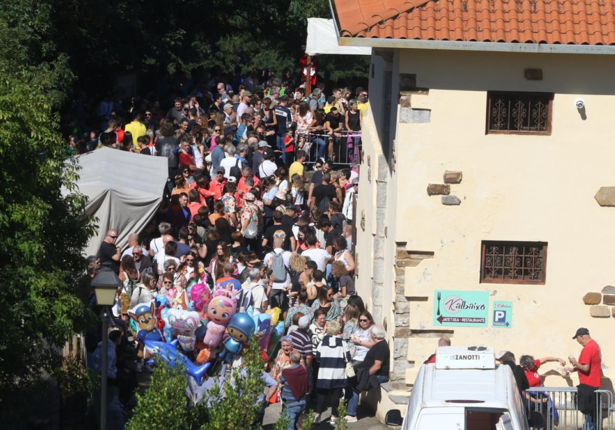 Herritarrak joan den igandeko Galbaixo egunean, Kalbarion.