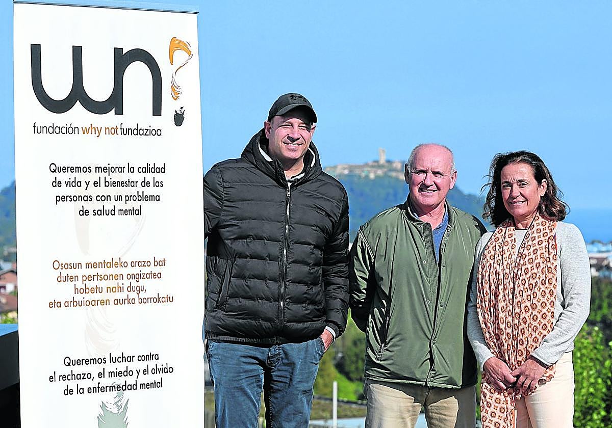 El director deportivo del Txuri, José Ruiz de Galarreta, Tito Marcelino y Mercedes Ohlson, de Why Not.