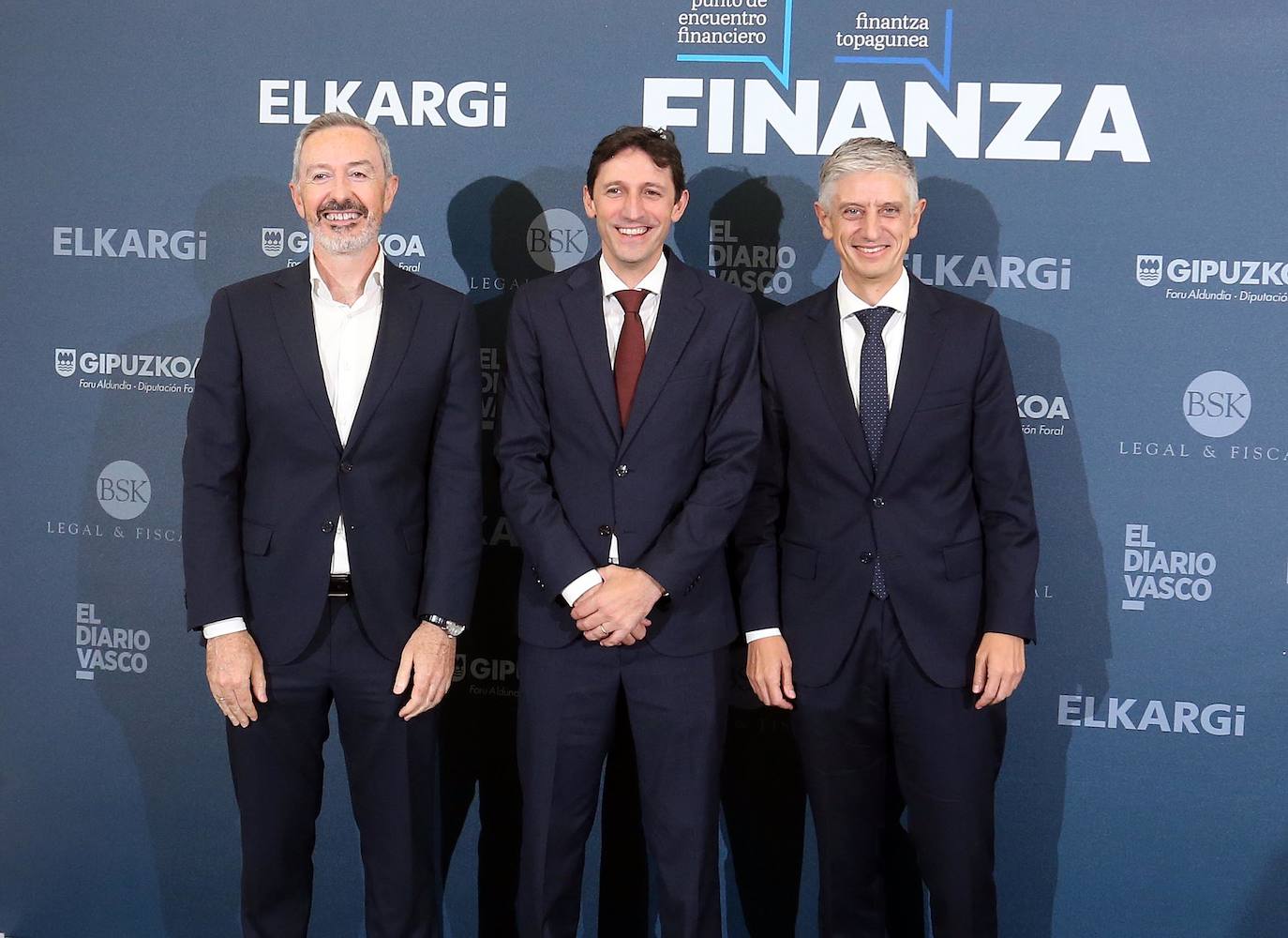 Iker Goikoetxea (director gerente del Kursaal), Noël D'Anjou (consejero de Hacienda) y David Hermo (socio del área fiscal de BSK)