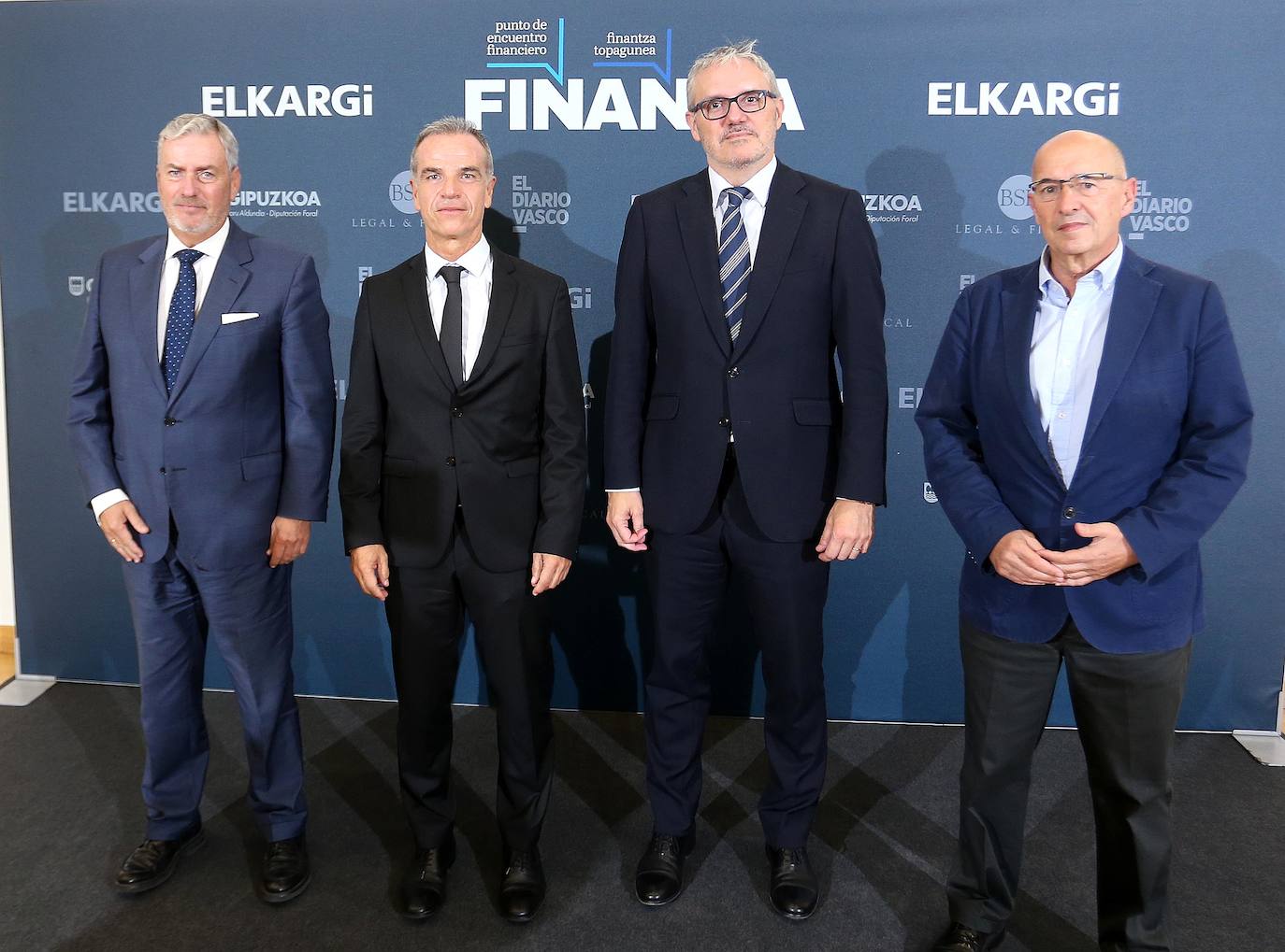 Iñaki Navarro (director general adjunto del Banco Sabadell), José Ramón Fernández de Barrena (presidente de Uvesco), Iñigo Barrenechea (director general de El Diario Vasco) y José Gabriel Mujika (consejero y exdirector de DV)