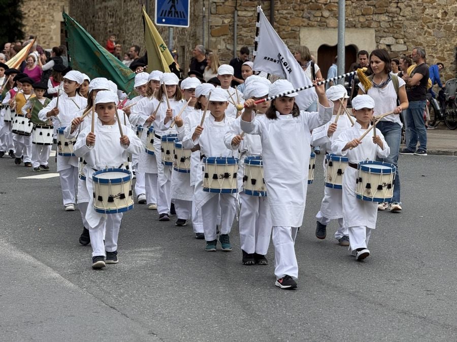 Oñati da la bienvenida a los txantxikis