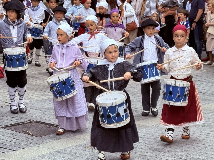 Oñati da la bienvenida a los txantxikis