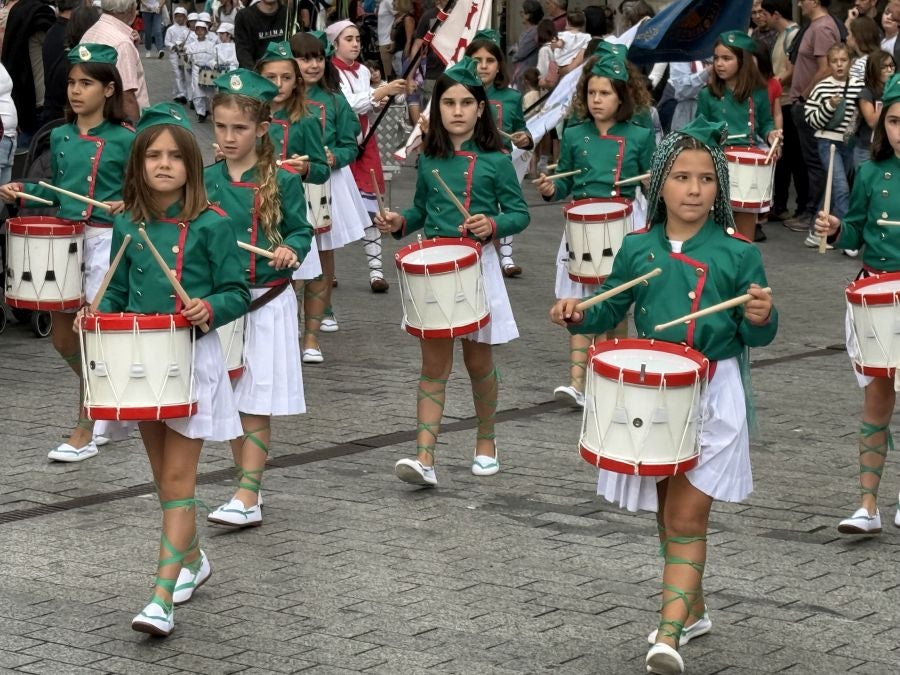 Oñati da la bienvenida a los txantxikis
