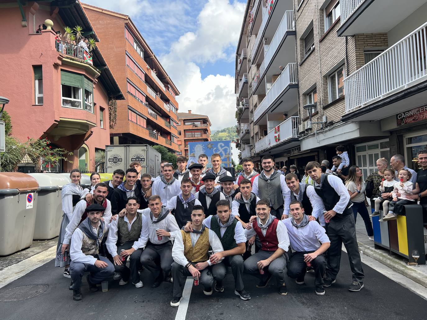 Desfile de carrozas en Urretxu