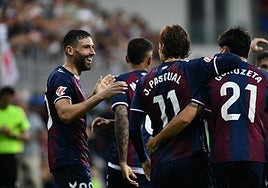 Antonio Puertas, con pasado en el Amería celebra uno de sus goles frente al Levante, en el partido de la jornada 3 en Ipurua.