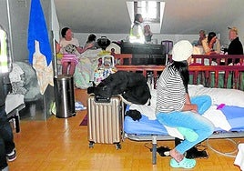 Un grupo de mujeres, tras ser liberadas durante una operación contra la explotación sexual en Gipuzkoa.