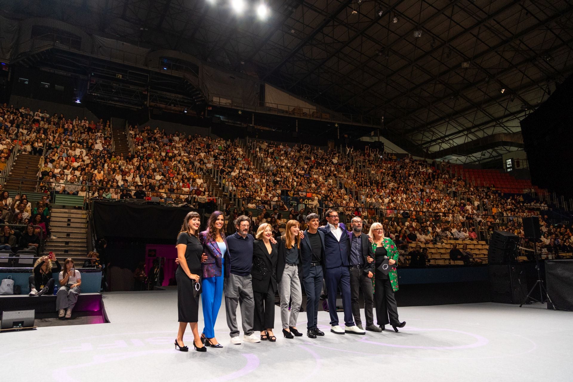 Machi, Trapé y San José, con el equipo, en un Velódromo abarrotado.