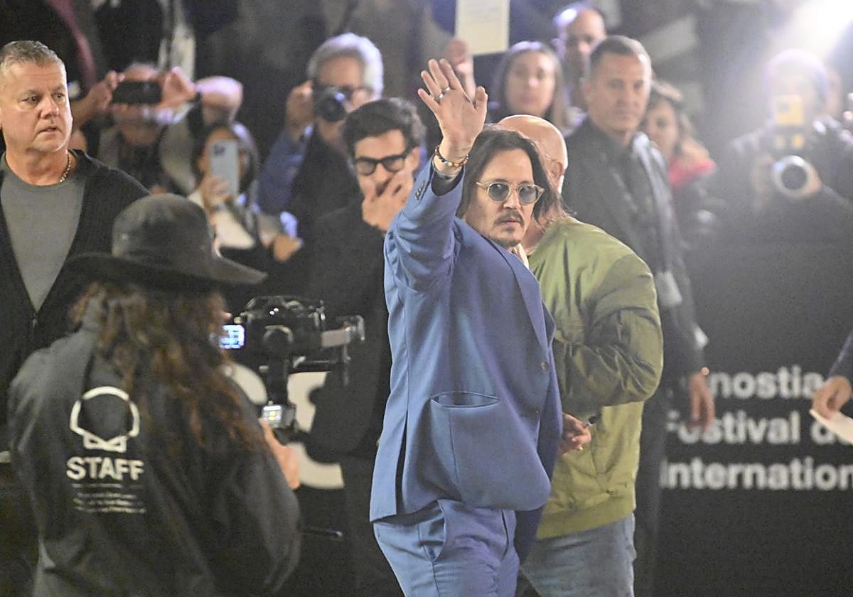 Johnny Depp, aclamado a su llegada a Donostia