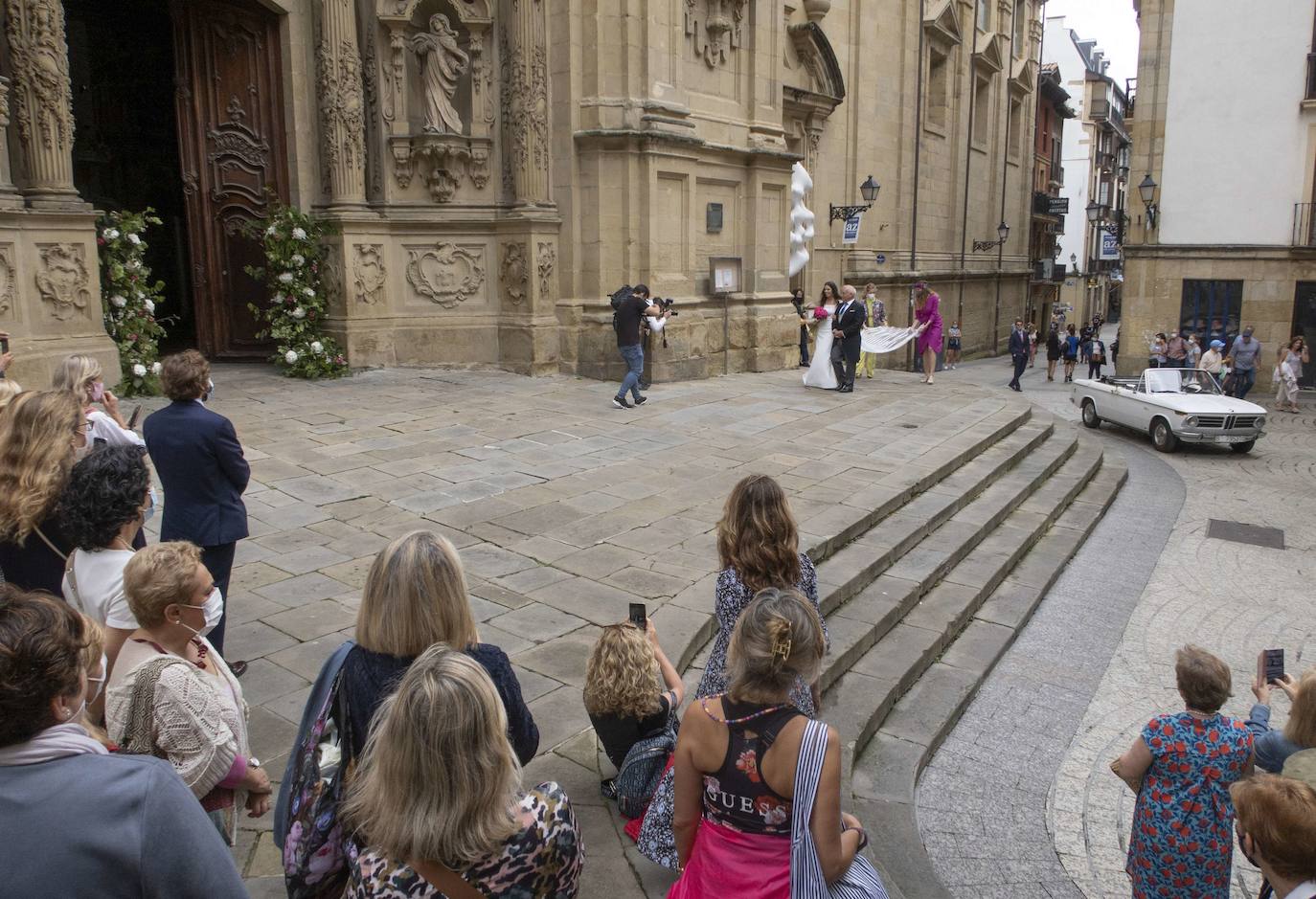 Solo 13 de las 359 bodas celebradas en Gipuzkoa entre enero y marzo fueron por la iglesia