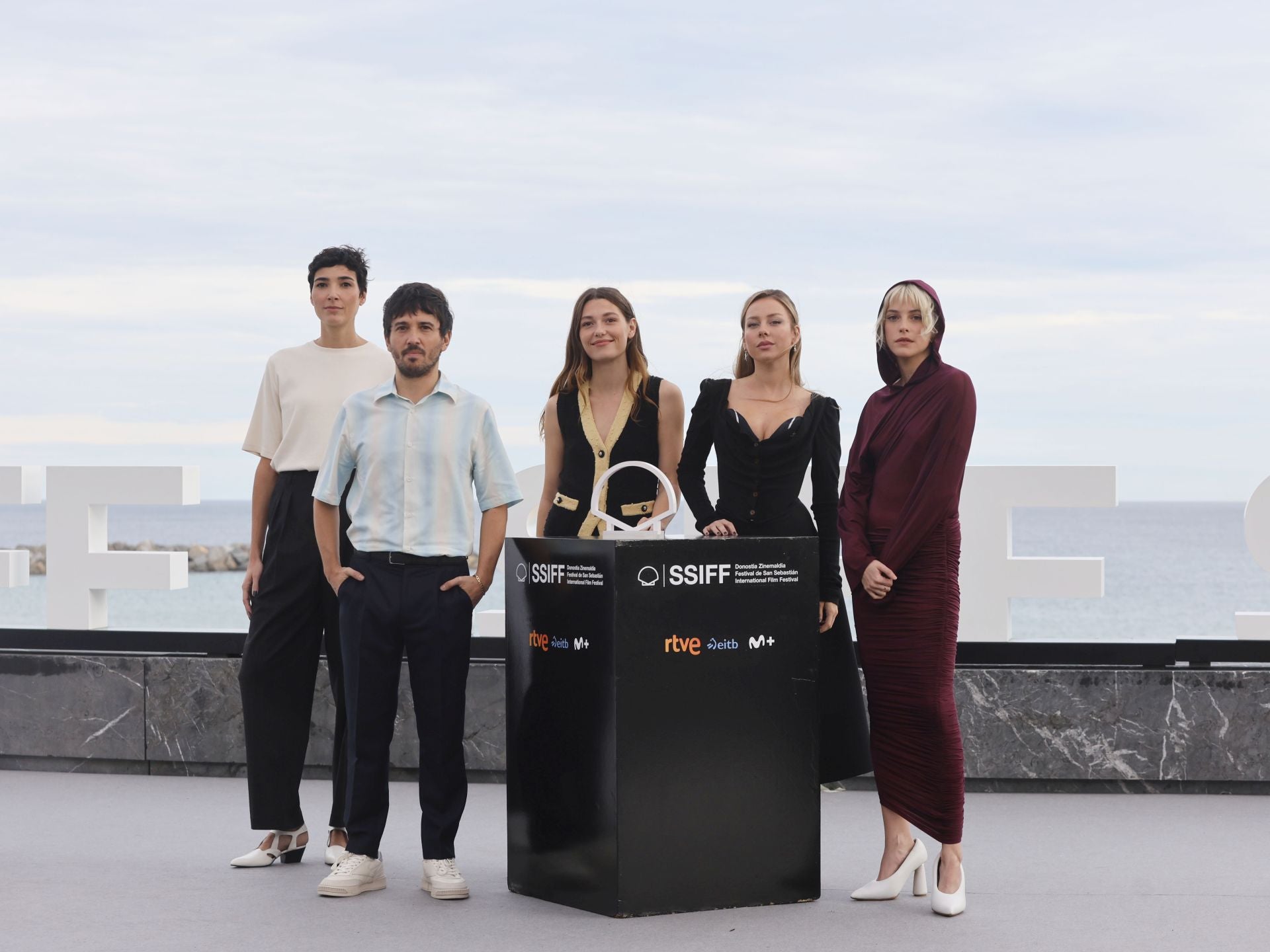 El look oscuro de Ester Expósito para presentar &#039;El Llanto&#039; en San Sebastián