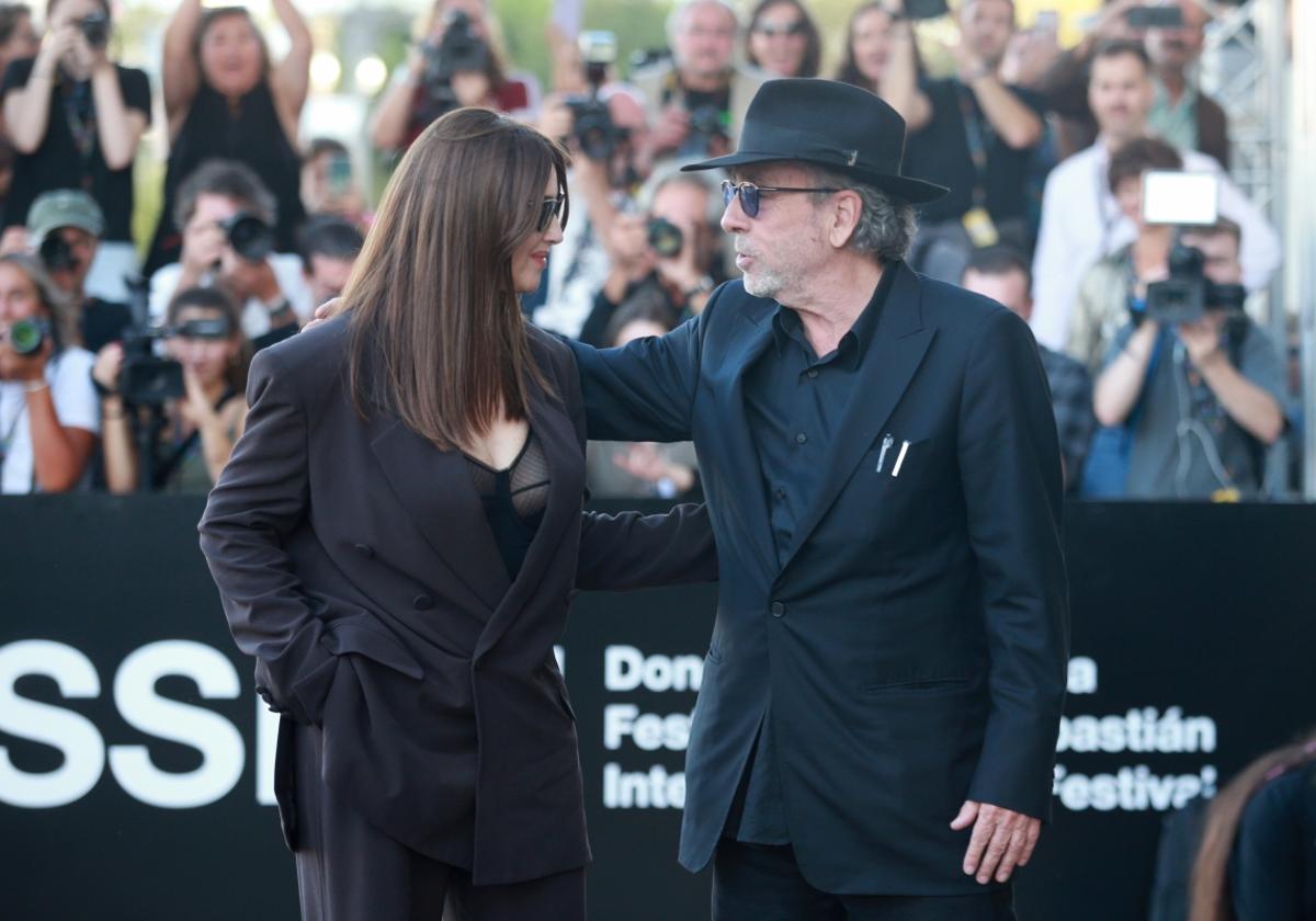 Monica Bellucci llega al Zinemaldia con Tim Burton