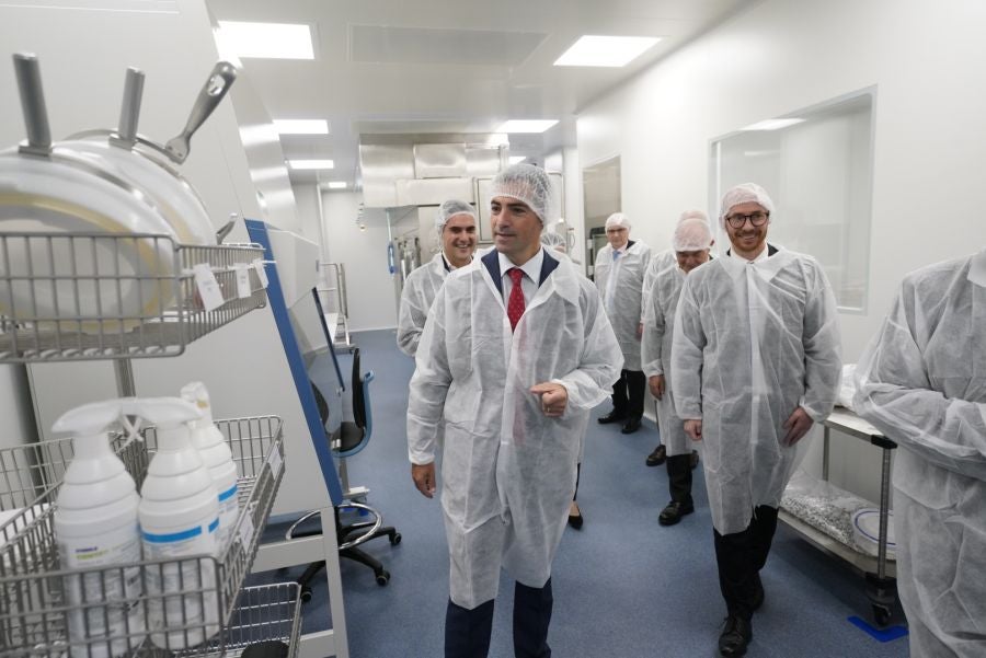 Visita del lehendakari a la empresa Viralgen