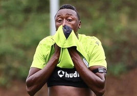 Sadiq Umar aspira a volver enfundarse la zamarra txuri urdin en el partido contra el Valencia