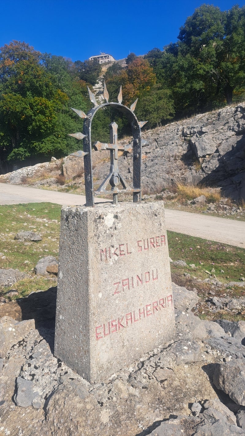 Ruta a la cima de Artxueta