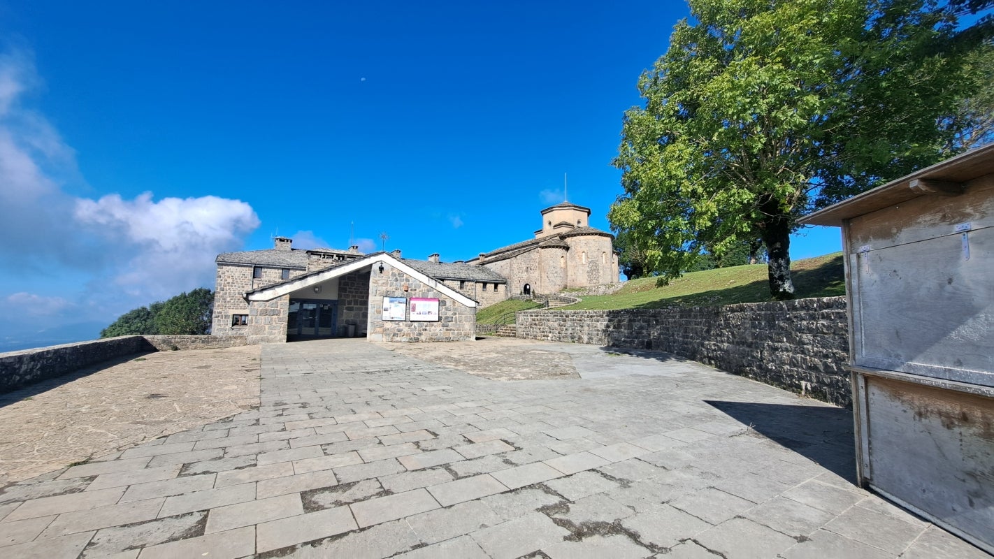 Ruta a la cima de Artxueta