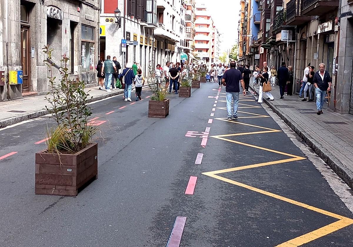 Imagen de la calle Rondilla peatonalizada, durante la pasada 'Semana de la Movilidad'.