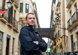 Aritz, en la Parte Vieja de San Sebastián, ciudad en la que aspira seguir viviendo.