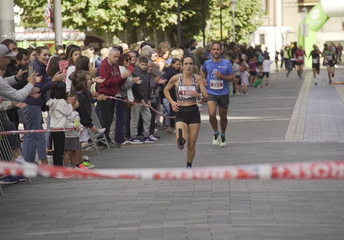 Carrica, vencedora femenina tras marcharse en el séptimo kilómetro.