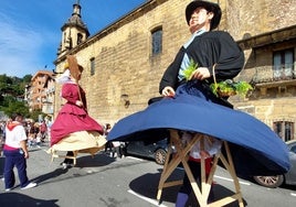 Los gigantes recuperados por el Ayuntamiento bailaron por última vez este año.