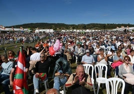 La militancia del PNV volvió a responder en las campas de Foronda para asistir a la fiesta jeltzale.