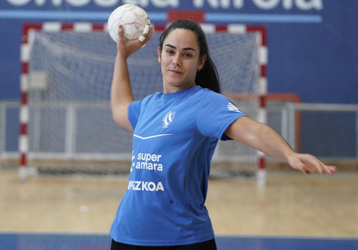 Laura Hernández antes del entrenamiento de ayer en el Gasca.