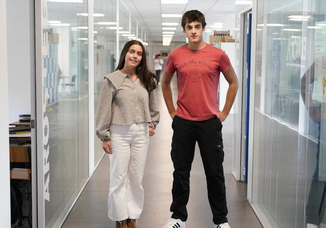 Malen y Markel, estudiantes de Axular Lizeoa.