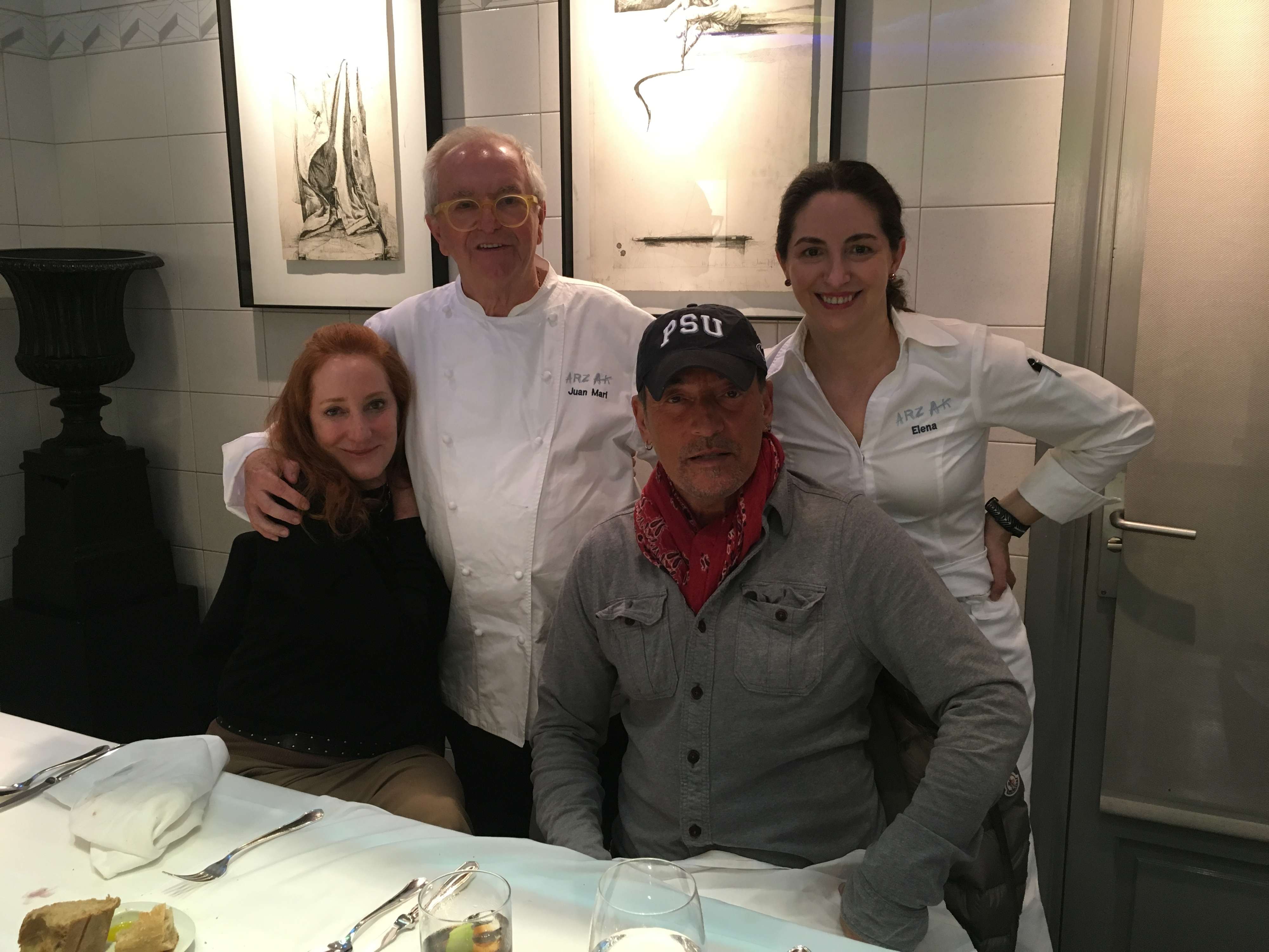 2016. Celebración en Arzak. Bruce Springsteen y su mujer posan junto a Juan Mari y Elena Arzak. 