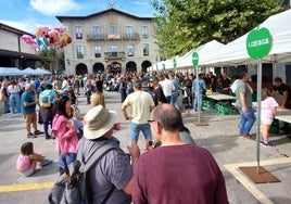 Sagar Uzta llenó un domingo más la Plaza