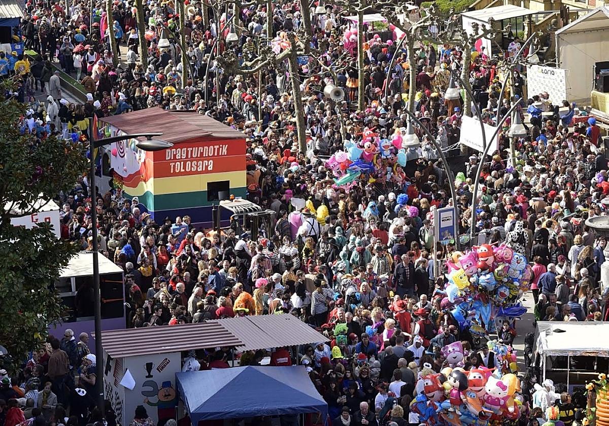 El objetivo de las sesiones es intentar organizar el uso del espacio público en carnaval.