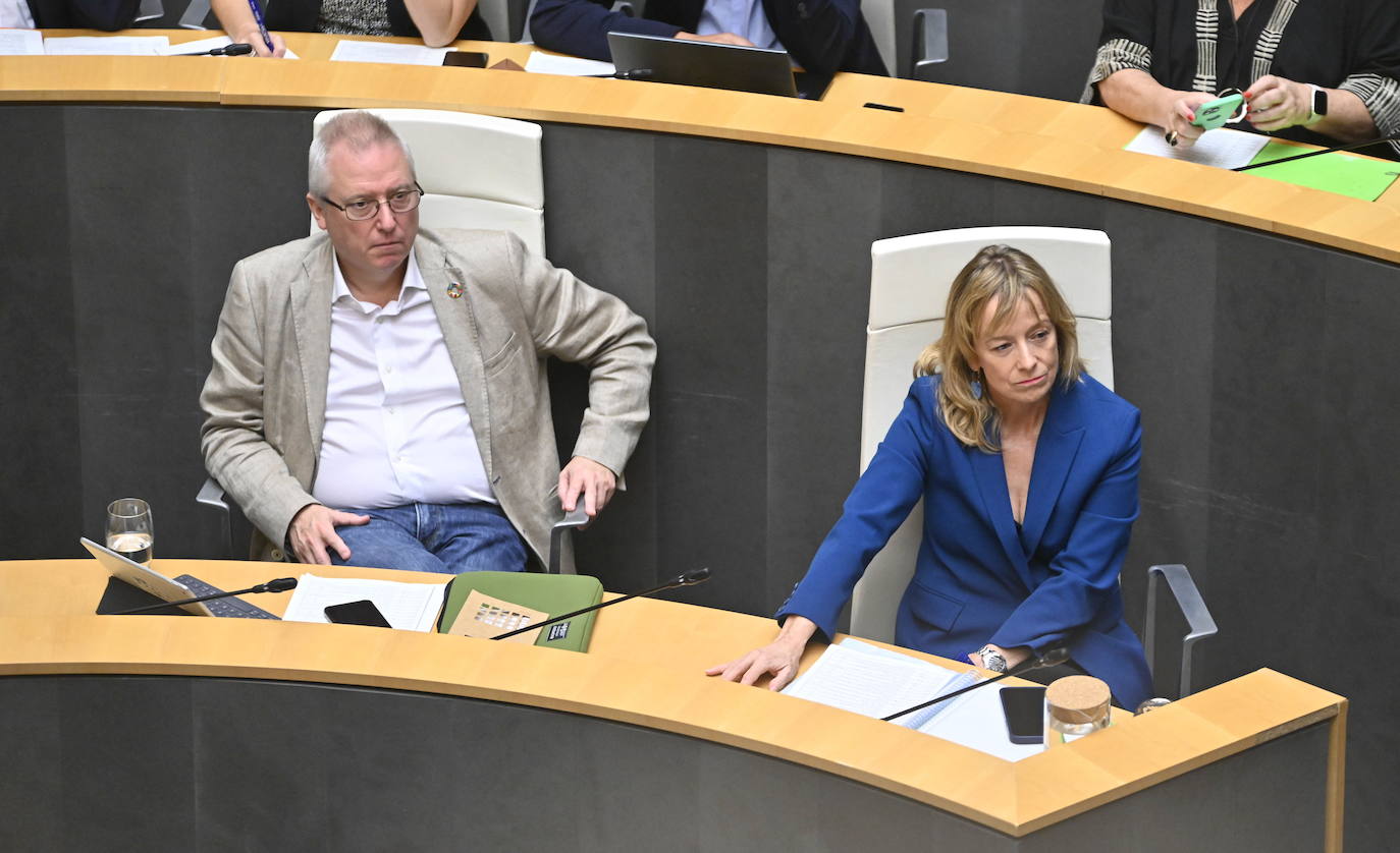 José Ignacio Asensio y Eider Mendoza, en las Juntas Generales de Gipuzkoa.