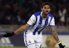 Willian José celebra un gol con la Real Sociedad