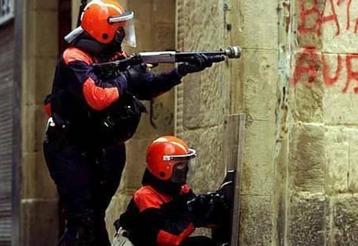 La Ertzaintza no usa las pelotas de goma en Euskadi desde el 'caso Cabacas'