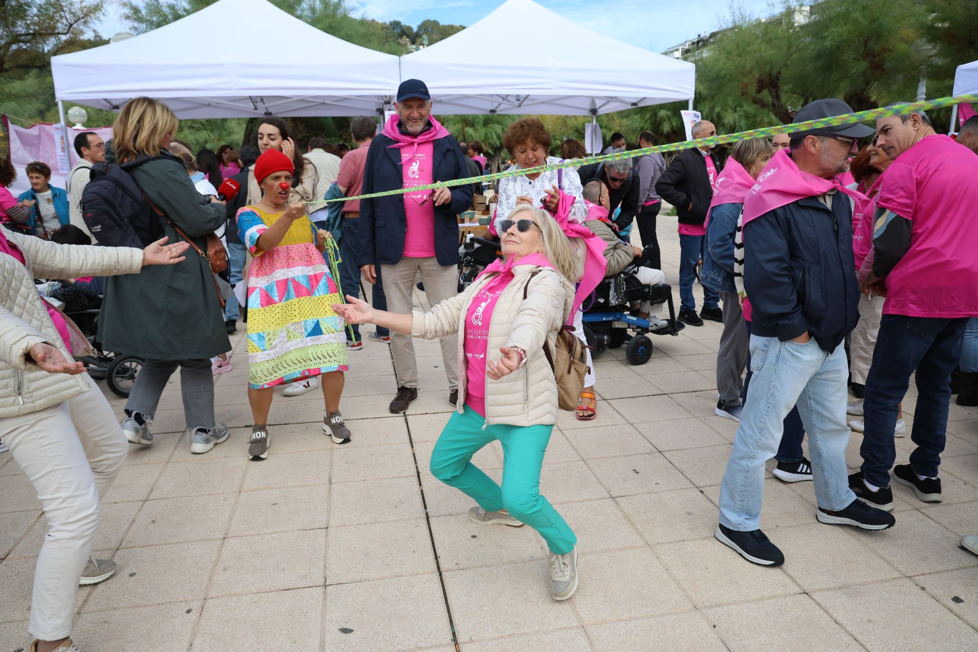 La marcha solidaria de la asociación Aspace en imágenes